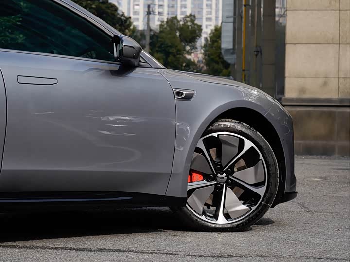 Фото 6 - Nio ET5T