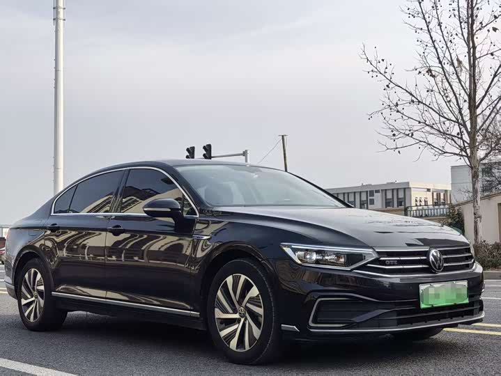 Фото 1 - Volkswagen Magotan GTE Hybrid