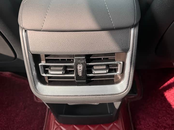 Фото 6 - Hongqi H6