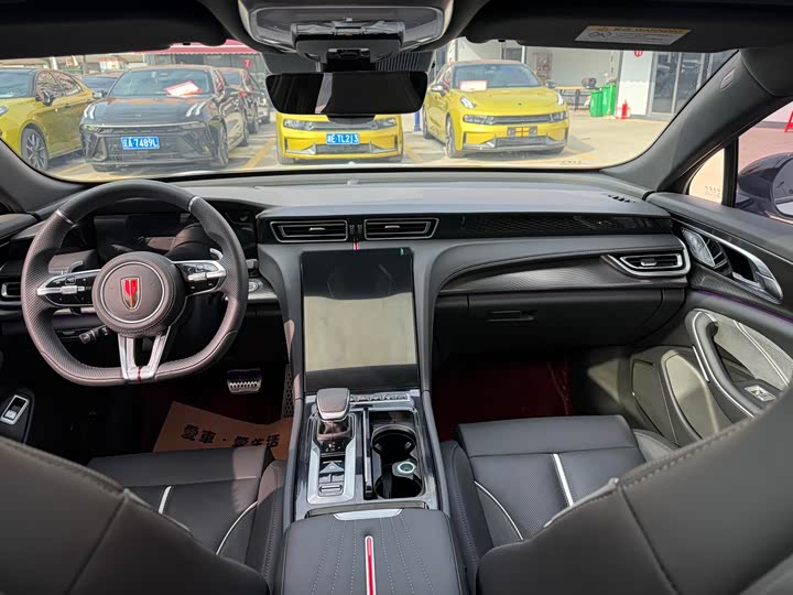 Фото 8 - Hongqi H6