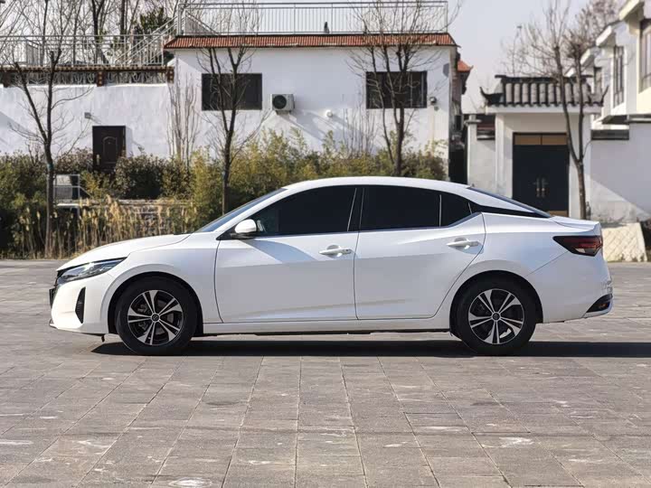 Фото 2 - Nissan Sylphy