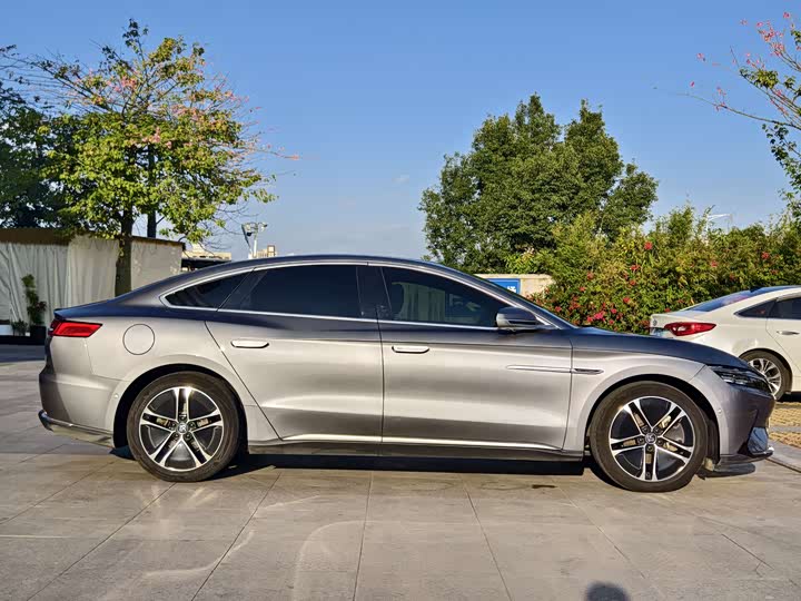 Фото 8 - BYD Han