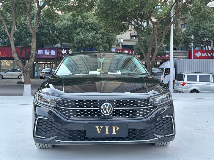 Фото 2 - Volkswagen Passat