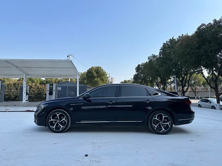 Фото 4 - Volkswagen Passat