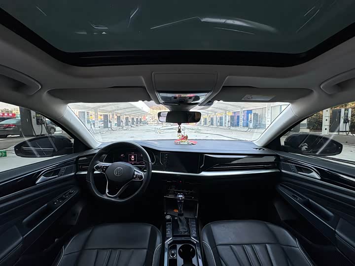 Фото 8 - Volkswagen Passat