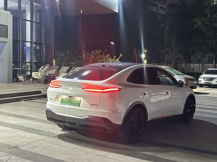 Фото 2 - Nio Onvo L60