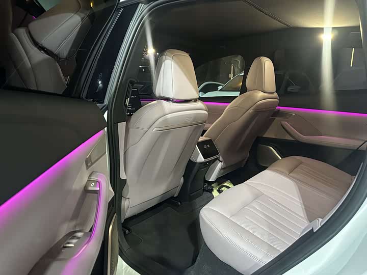 Фото 3 - Nio Onvo L60