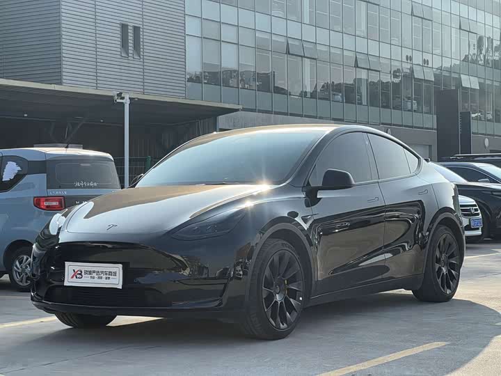 Фото 1 - Tesla Model Y