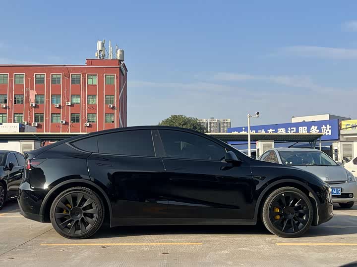 Фото 5 - Tesla Model Y