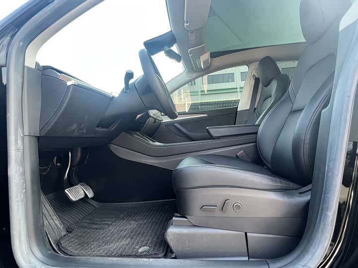 Фото 8 - Tesla Model Y