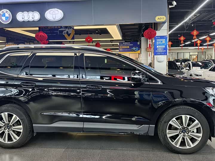 Фото 4 - Ford Edge