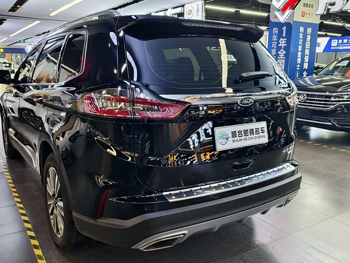 Фото 7 - Ford Edge