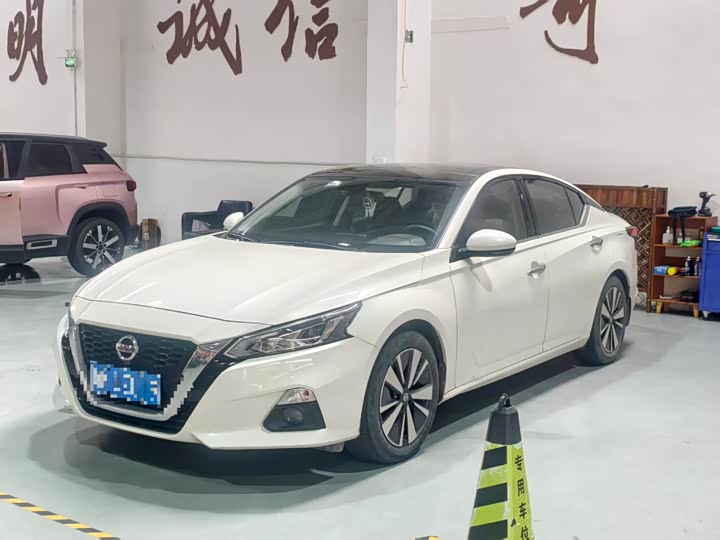 Фото 1 - Nissan Teana