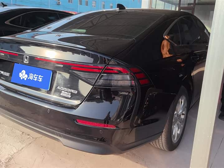 Фото 3 - Honda Accord