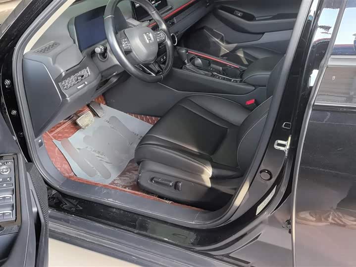 Фото 9 - Honda Accord