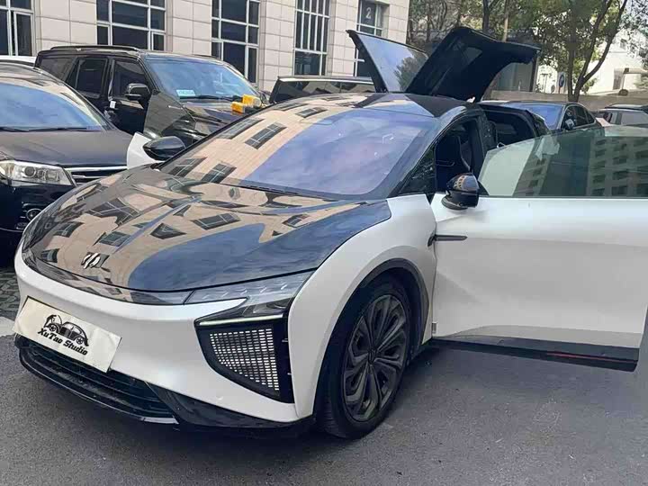 Фото 1 - HiPhi X