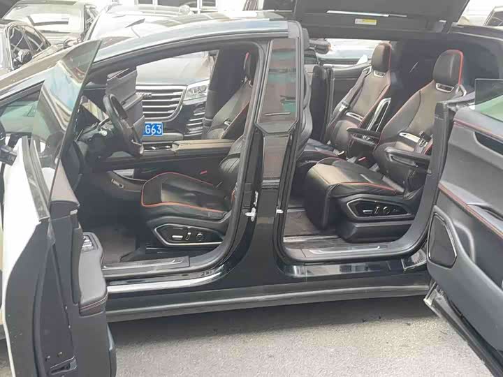 Фото 5 - HiPhi X