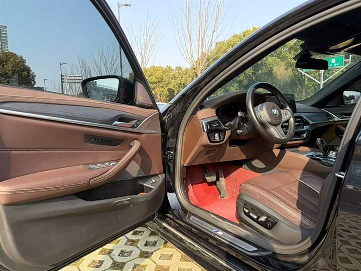 Фото 6 - BMW 5 Series