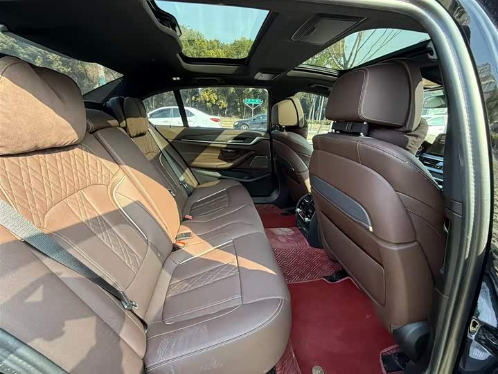 Фото 9 - BMW 5 Series