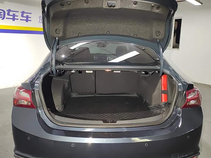 Фото 4 - Chevrolet Malibu XL