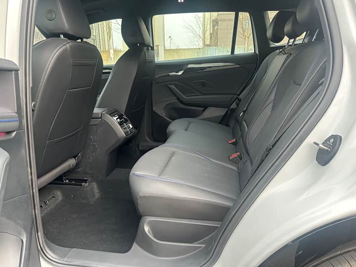 Фото 6 - Volkswagen Tiguan L Pro