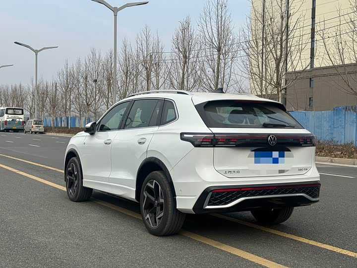 Фото 7 - Volkswagen Tiguan L Pro