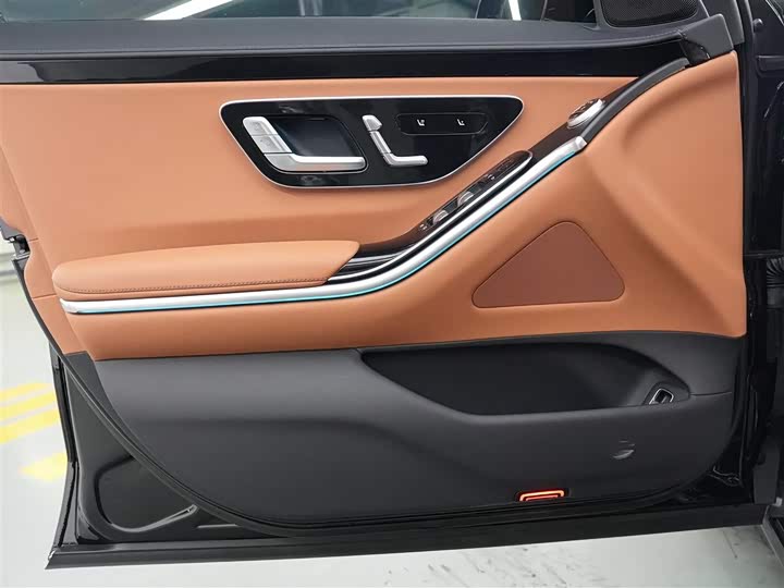 Фото 9 - Mercedes-Benz S-Class