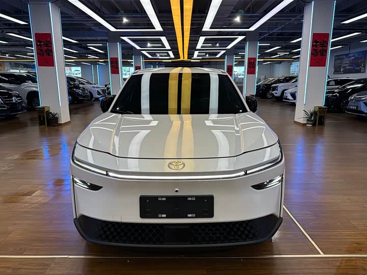 Photo 2 - Toyota bZ3X