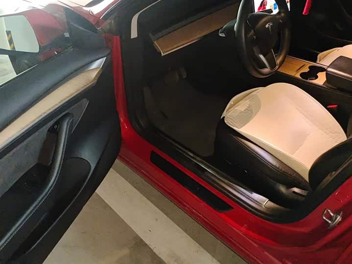 Фото 9 - Tesla Model 3