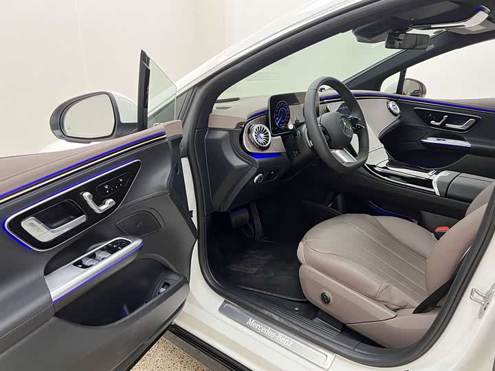 Фото 8 - Mercedes-Benz EQE