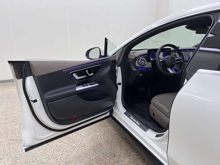 Фото 9 - Mercedes-Benz EQE