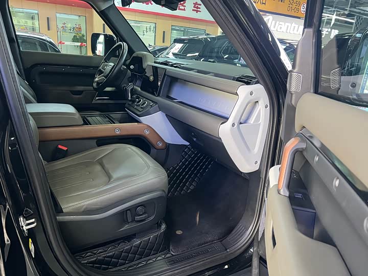 Фото 8 - Land Rover Defender