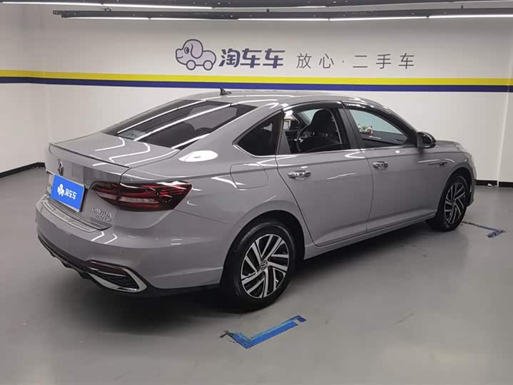 Фото 3 - Volkswagen Lavida