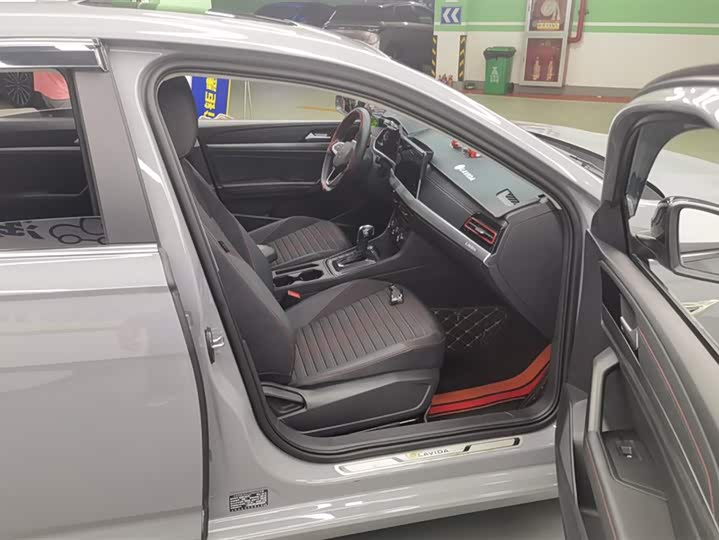 Фото 8 - Volkswagen Lavida