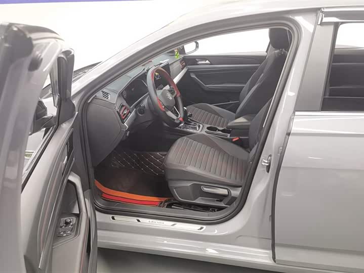 Фото 9 - Volkswagen Lavida