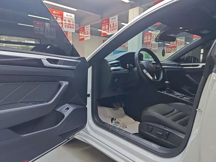 Фото 8 - Volkswagen CC