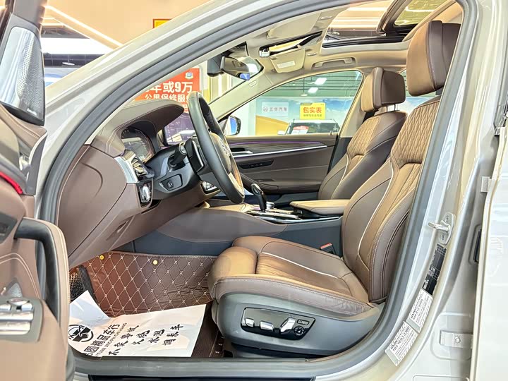 Фото 9 - BMW 5 Series