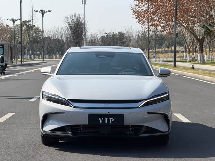 Фото 2 - BYD Han