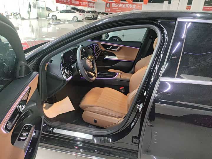 Photo 6 - Mercedes-Benz E-Class