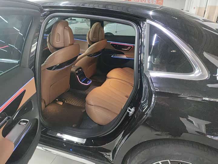 Photo 7 - Mercedes-Benz E-Class