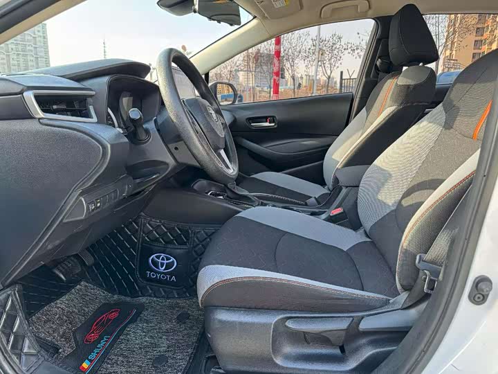 Фото 4 - Toyota Corolla