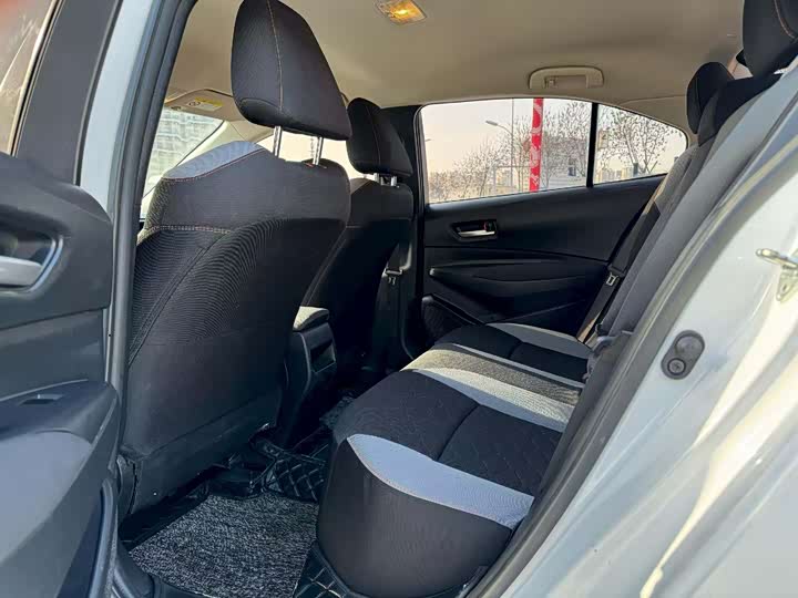 Фото 6 - Toyota Corolla