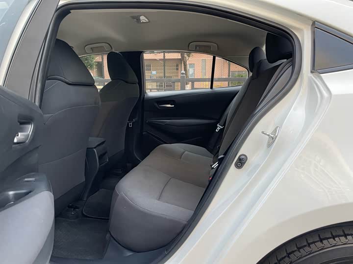 Фото 9 - Toyota Corolla