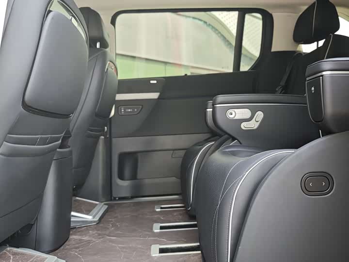 Фото 6 - XPeng X9