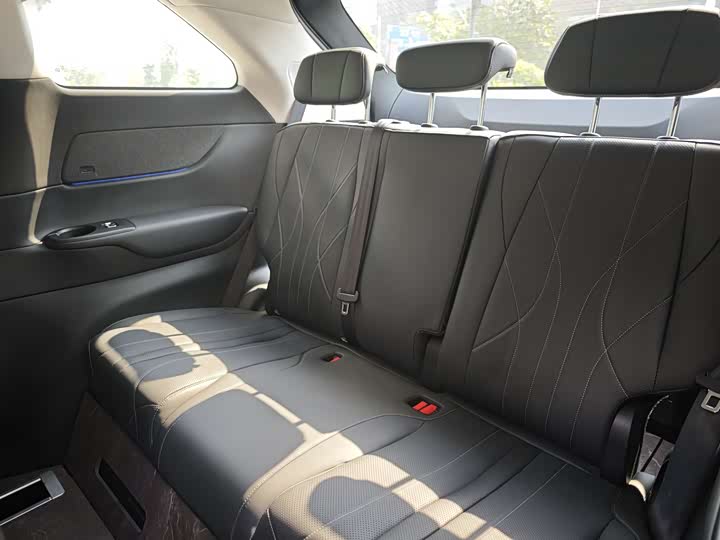 Фото 8 - XPeng X9