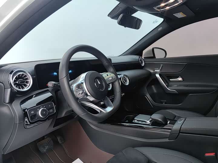 Фото 5 - Mercedes-Benz A-Class