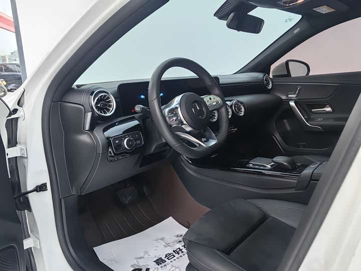 Фото 9 - Mercedes-Benz A-Class