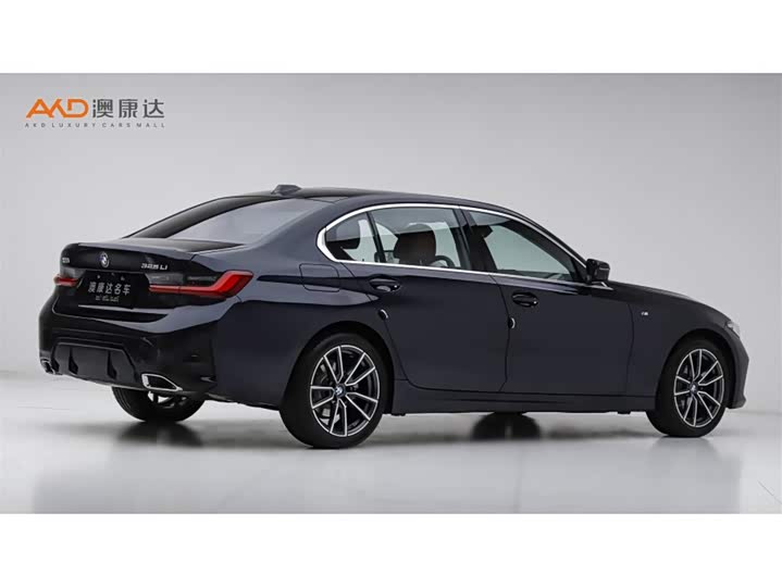 Photo 3 - BMW 3 Series