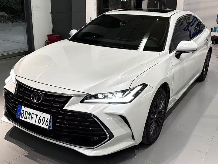 Фото 1 - Toyota Avalon