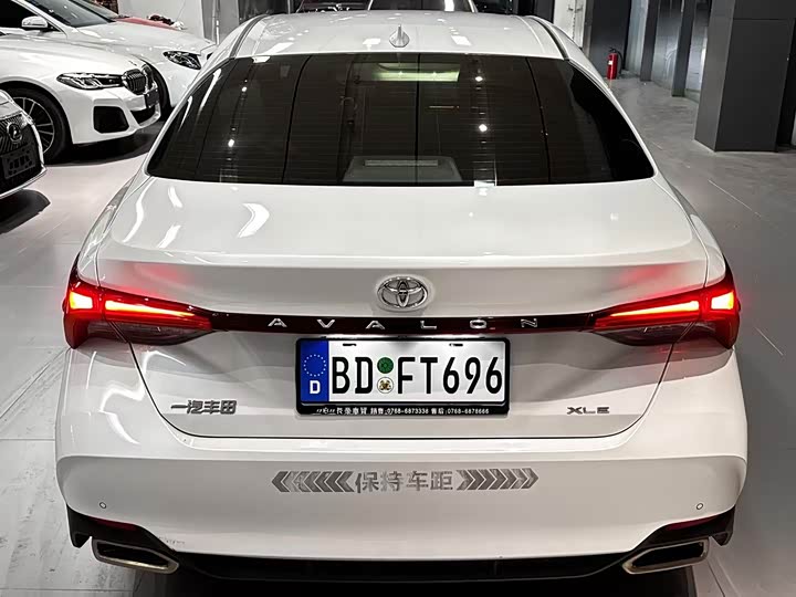 Фото 8 - Toyota Avalon